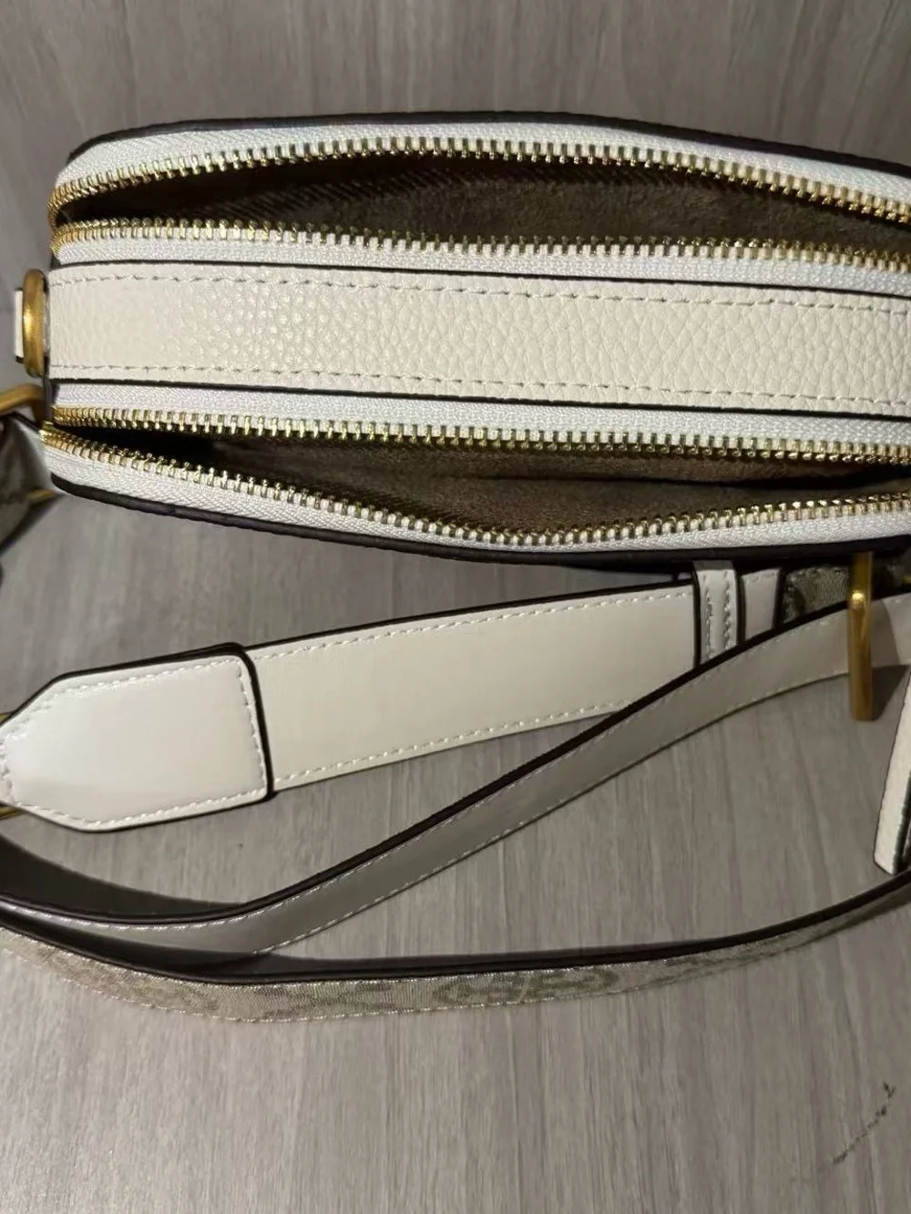 Tory Burch White Pebbled Leather Logo Crossbody with Printed Strap